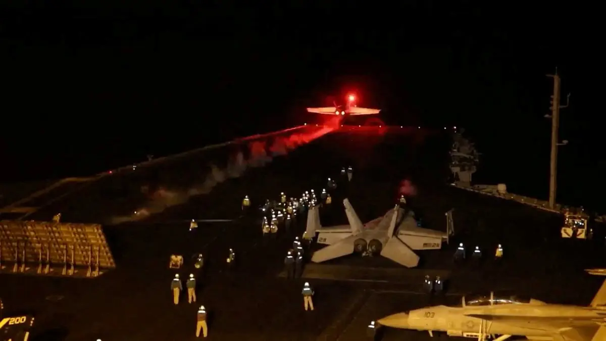 الجيش الأمريكي يعلن تدمير زورقين و8 مسيّرات حوثية في البحر الأحمر