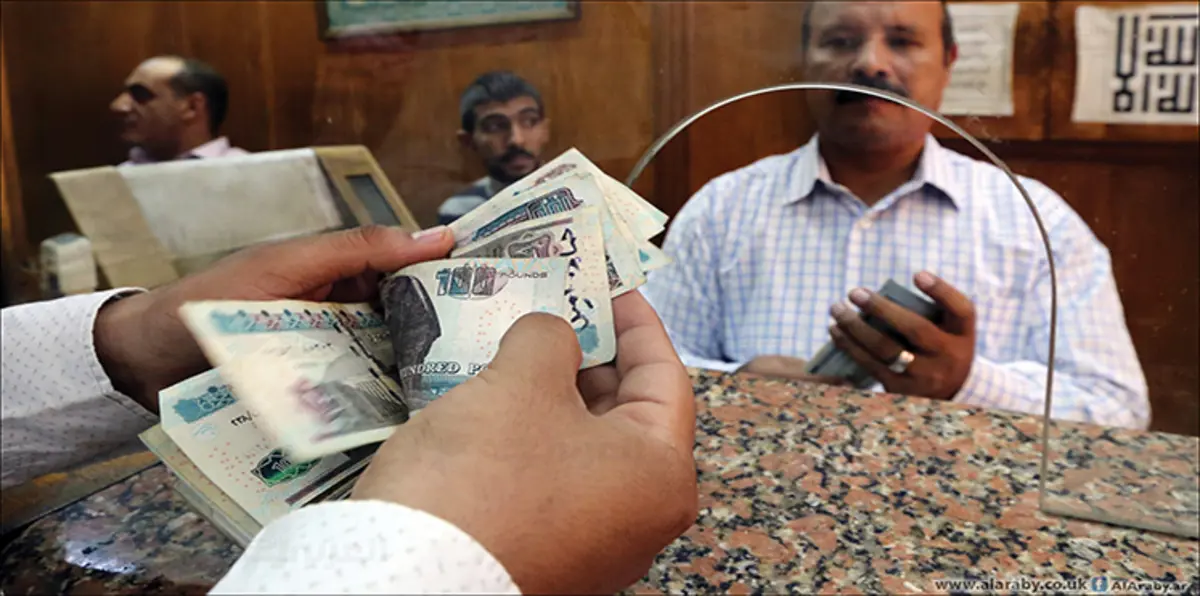 خبراء يحذرون من تفاقم أزمة الدولار  في مصر قبيل رمضان