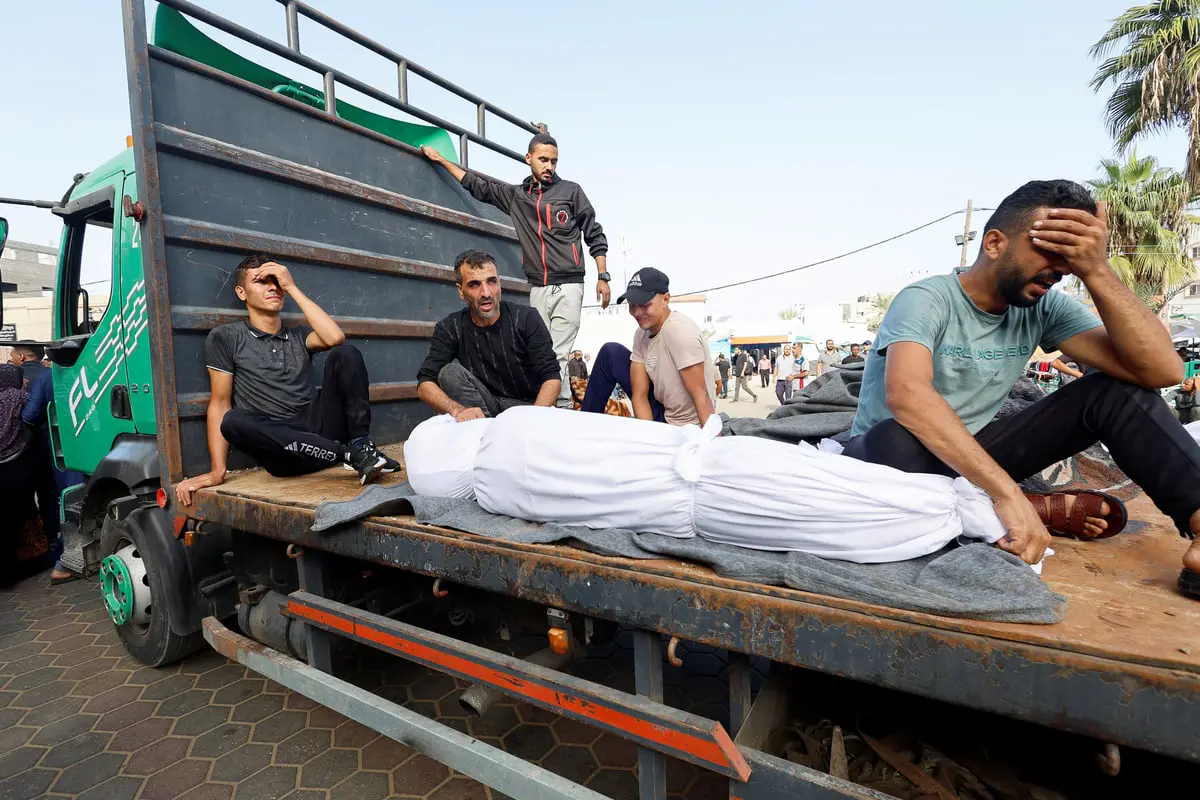 استهداف لمشفى جديد ووزير إسرائيلي يدعو لاستخدام "النووي".. حرب غزة لحظة بلحظة  
