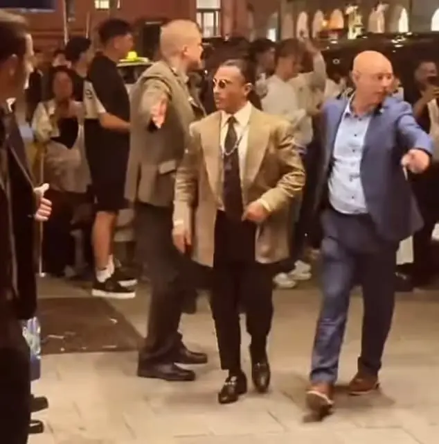 صورة متداولة لواقعة طرد الشيف نصرت من نهائي دوري أبطال أوروبا
