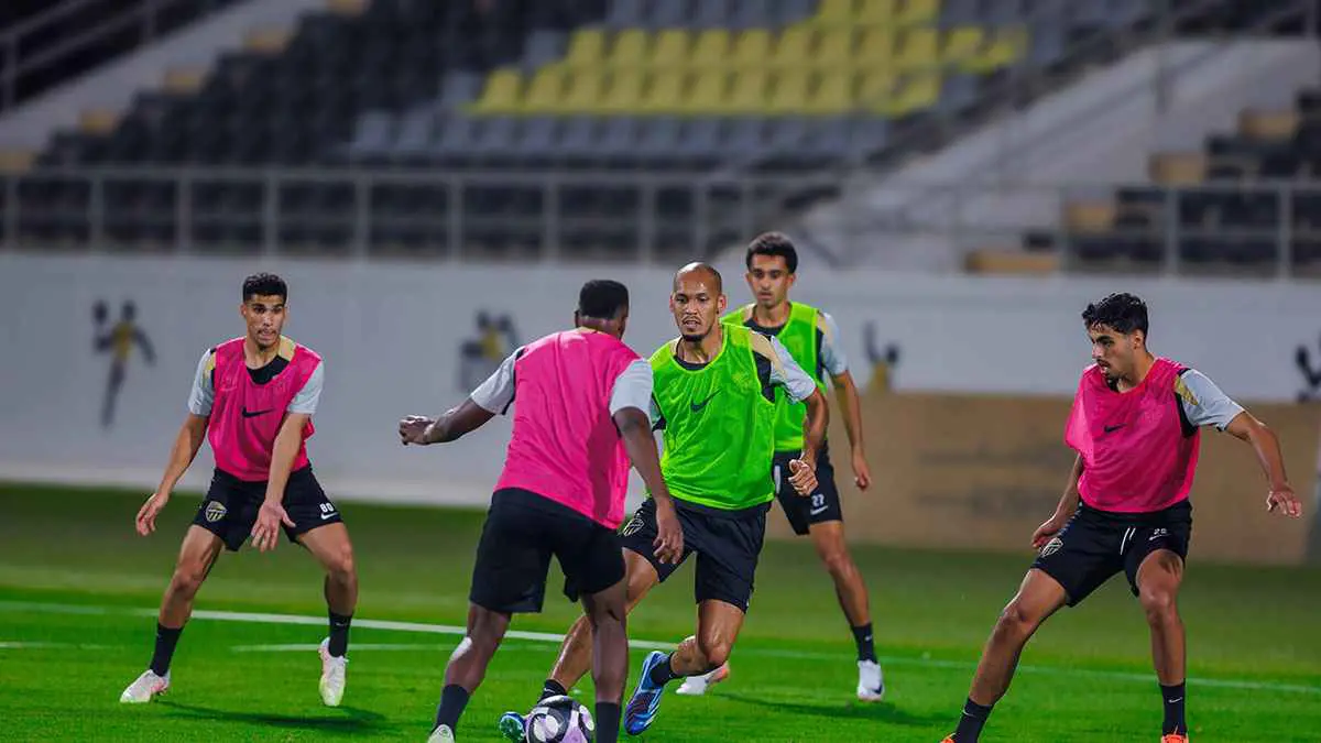 بينهم ثنائي برشلونة.. 3 مدافعين على رادار الاتحاد السعودي