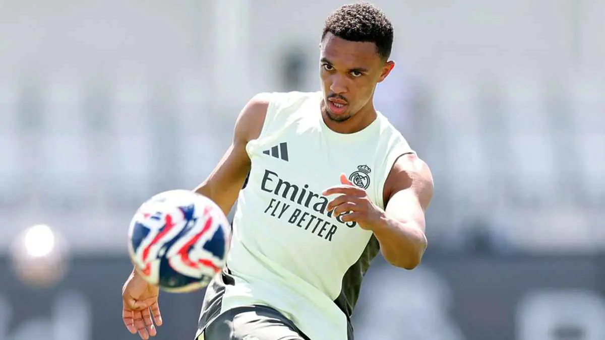 يبدو كالوحش.. أرنولد يبهر الجميع في ريال مدريد