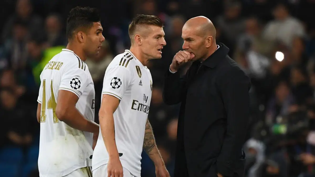 بعد سقوط ريال مدريد أمام مانشستر سيتي.. غياب توني كروس يثير الشكوك حول توتر العلاقة مع زيدان