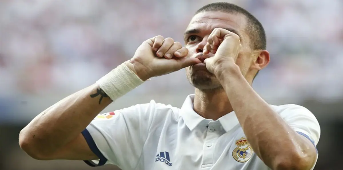 عروض مغرية من الصين قد تنهي مشوار "بيبي" مع ريال مدريد