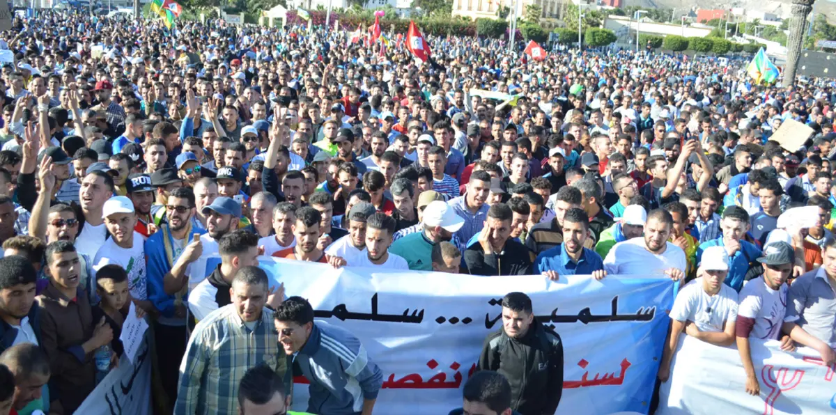 أحزاب الأغلبية في الحكومة المغربية تؤيد منع مسيرة الحسيمة وتدعو لعدم المشاركة فيها