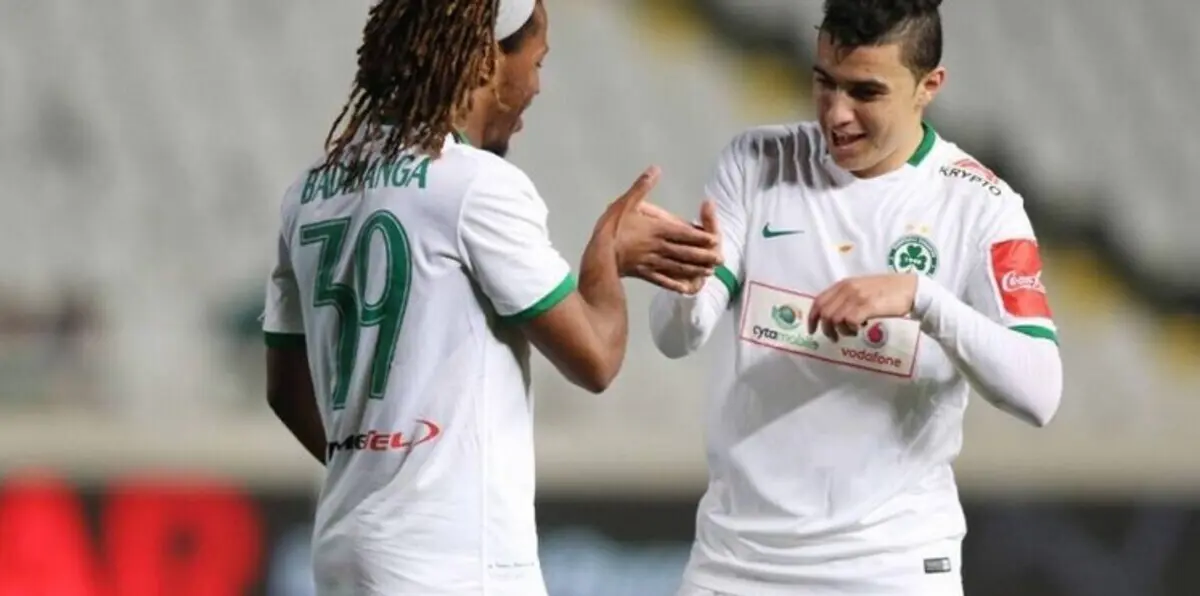 الأهلي المصري يفاوض كريم حافظ