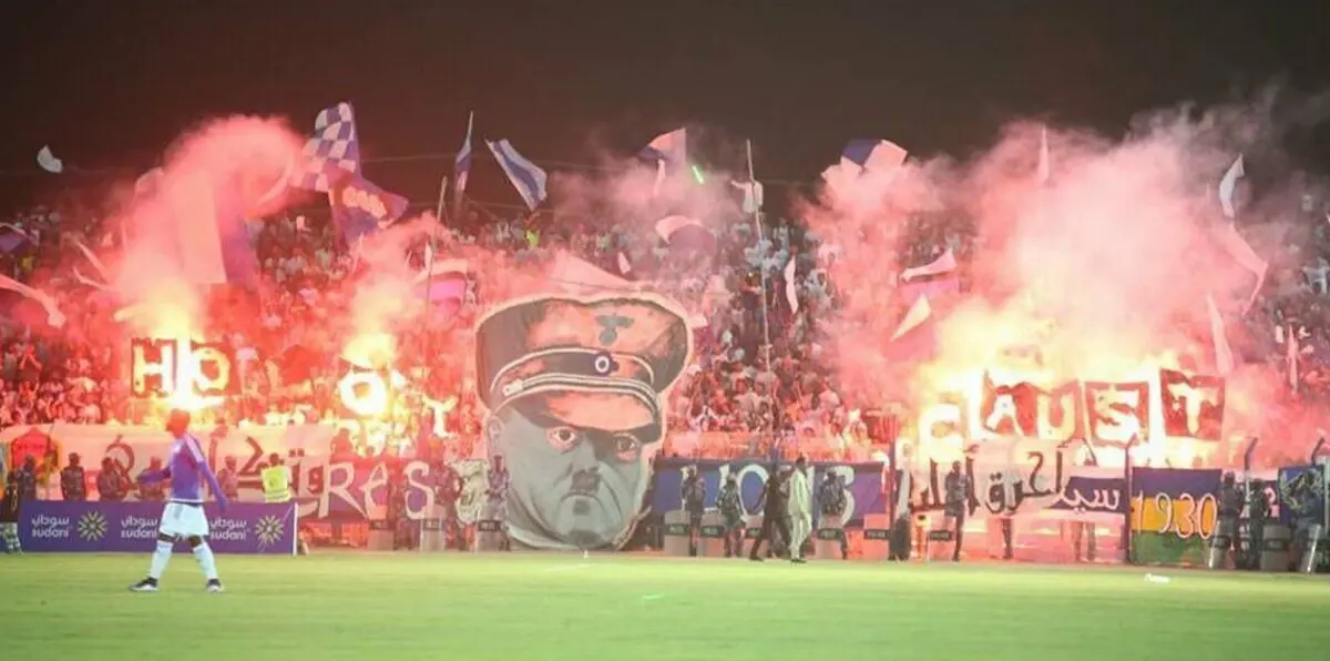صورة ضخمة لـ"هتلر" في مدرجات نادي الهلال السوداني تثير غضبًا عالميًا واسعًا (شاهد الفيديو)
