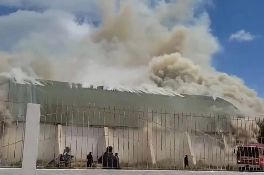  حريق المسبح البلدي بالناظور