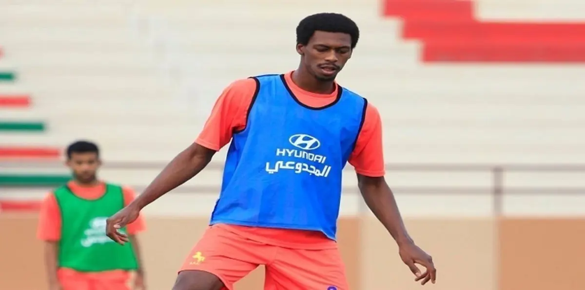 السعودية.. إصابة خطيرة لمحمد كنّو خلال مواجهة الأولمبي الكاميروني (فيديو)