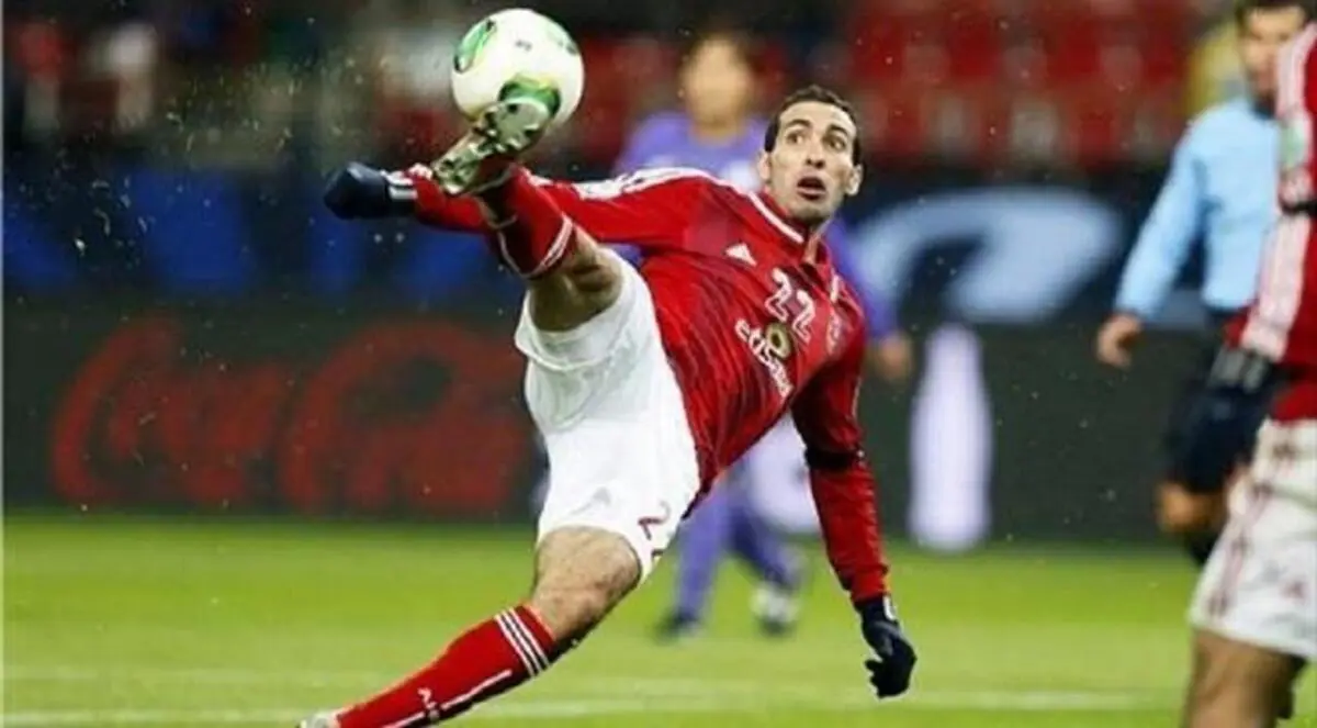 محمد أبوتريكة يفوز بجائزة أفضل لاعب عربي