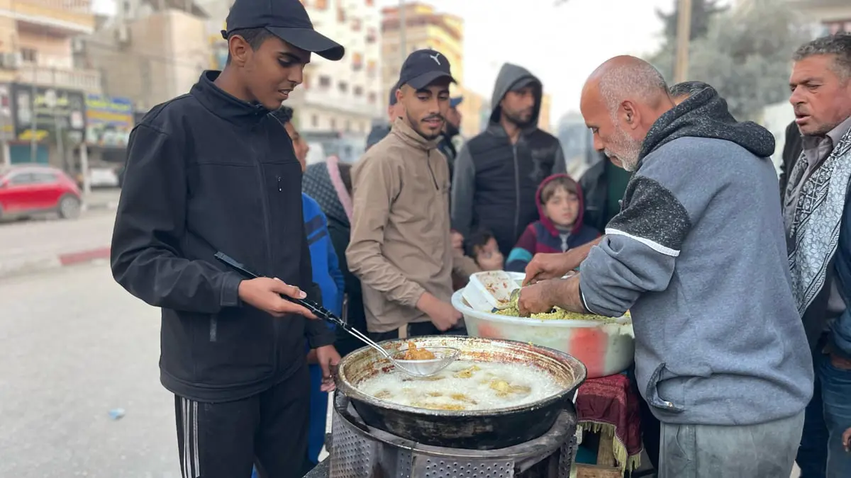 غزة.. "الفلافل" الحاضر الأبرز على موائد رمضان والشمال بلا إفطار