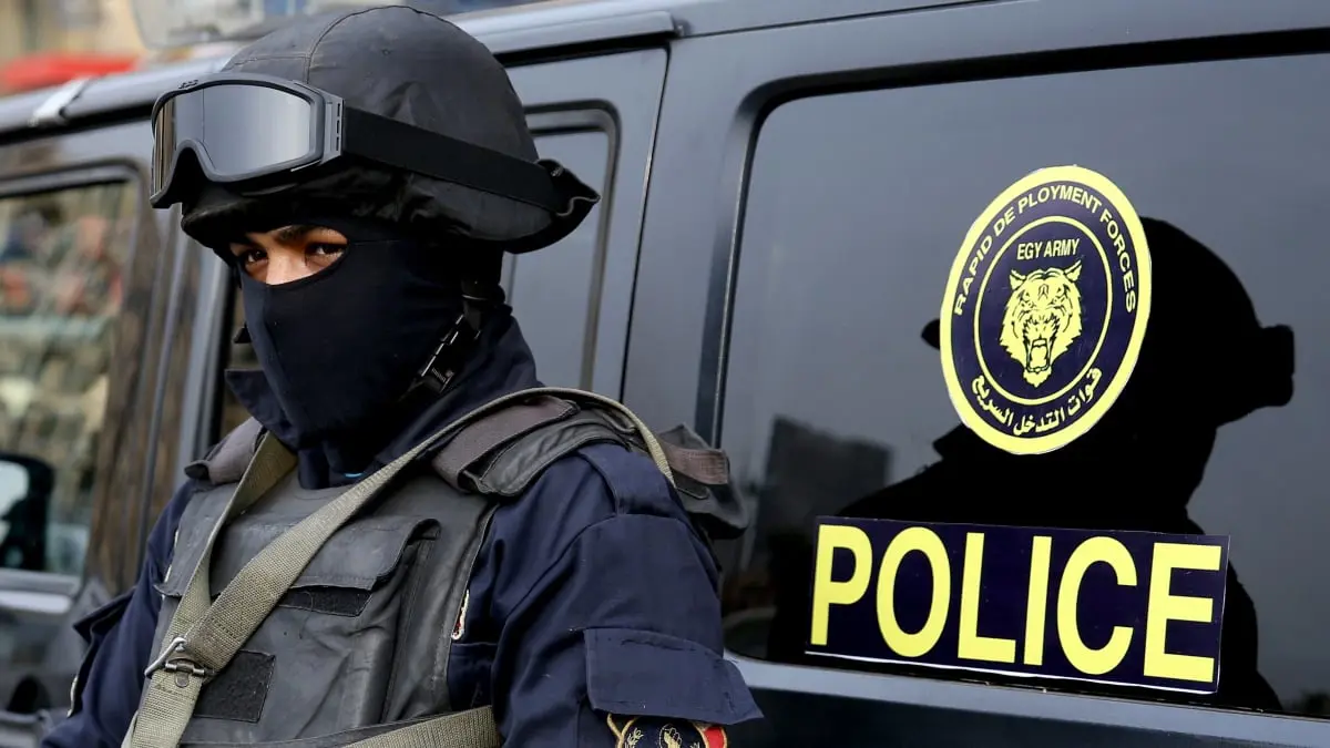 مصر.. القبض على عروسين ليلة الدخلة لتنقيبهما عن الآثار داخل شقة الزوجية