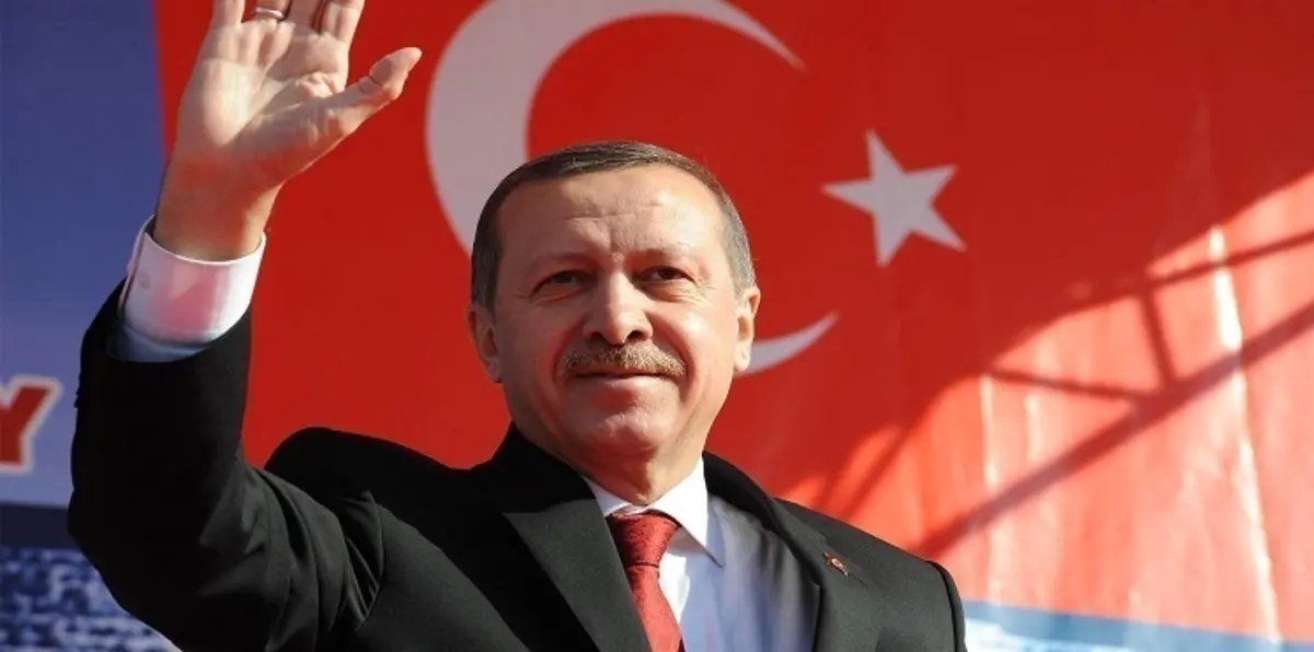 أردوغان: سأستعيد عضوية "العدالة والتنمية" بمجرد إعلان نتائج الاستفتاء