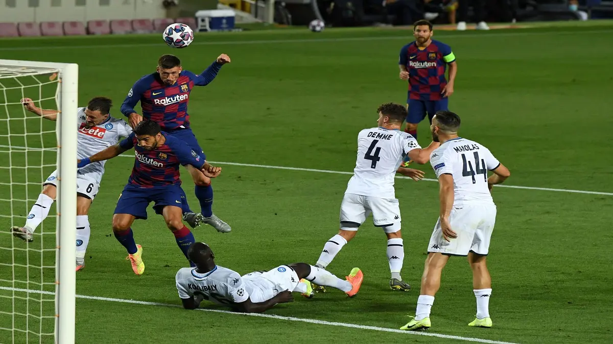 مباراة برشلونة ضد نابولي.. هل تقدم البلوغرانا بهدف غير صحيح؟ (شاهد)