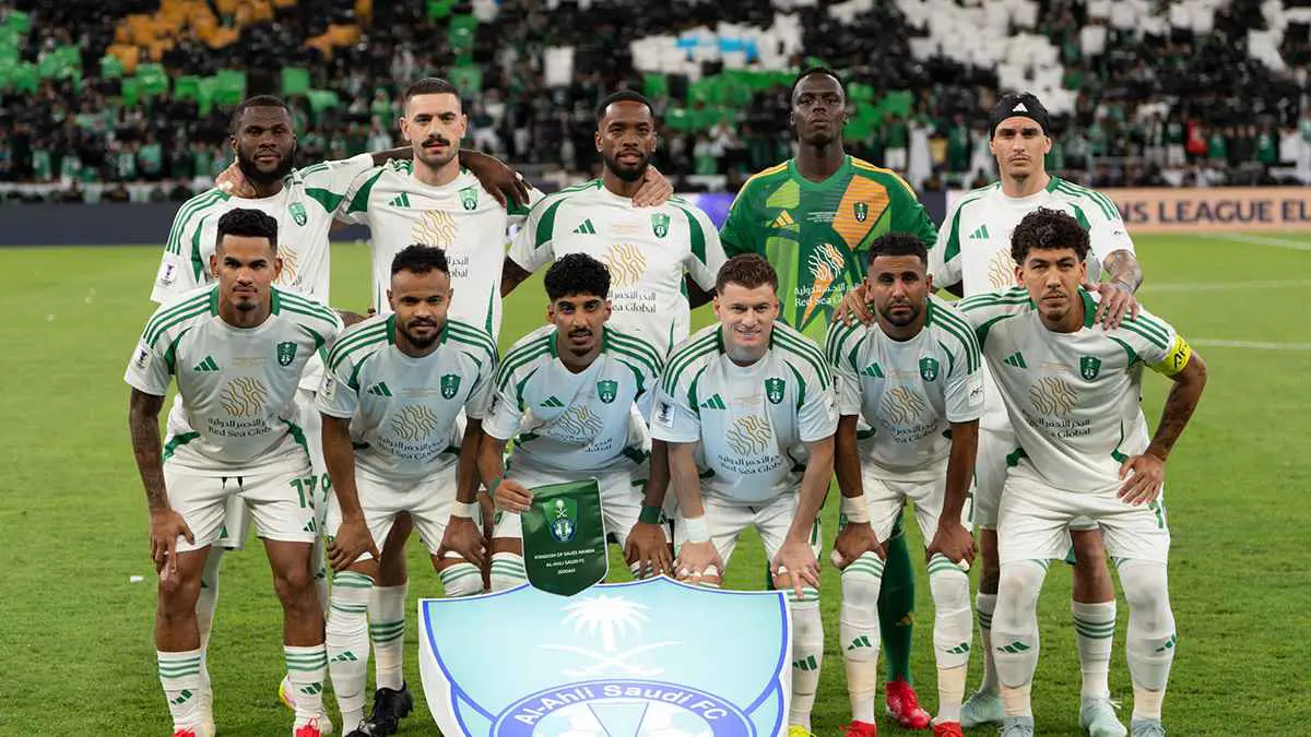 نجم الأهلي السعودي يوافق على الرحيل