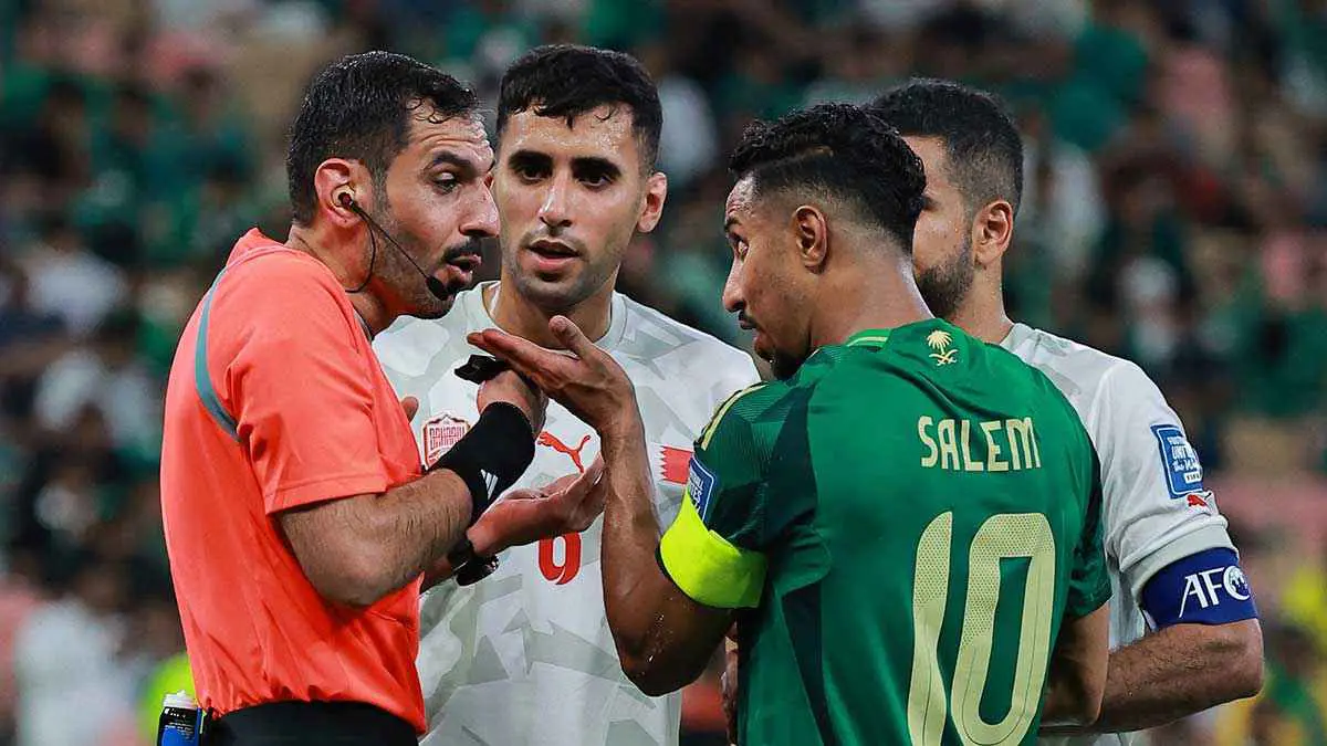 أسطورة الاتحاد السعودي يدافع بشراسة عن سالم الدوسري (فيديو)