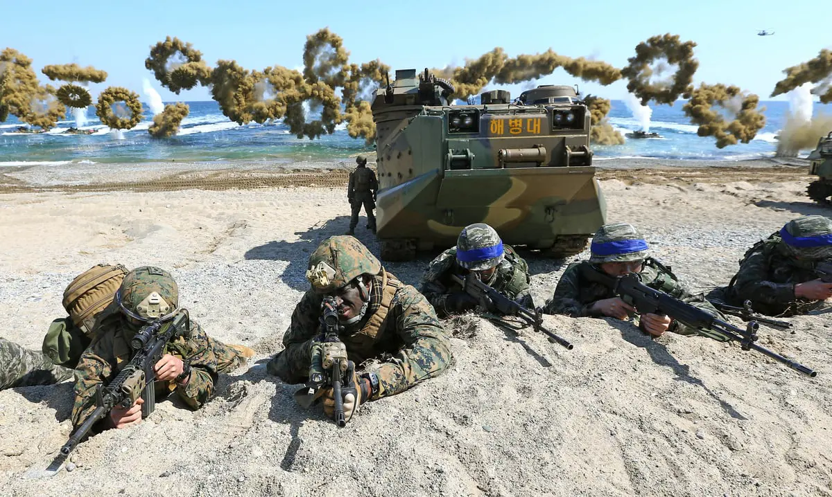 مناورات عسكرية جديدة تنذر بإشعال التوتر في شبه الجزيرة الكورية