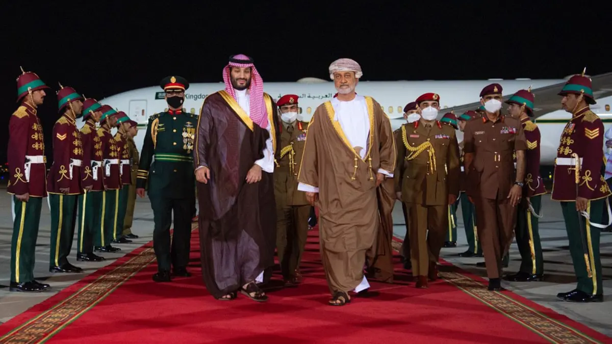 شركات سعودية وعُمانية توقع 13 مذكرة تفاهم بقيمة 30 مليار دولار