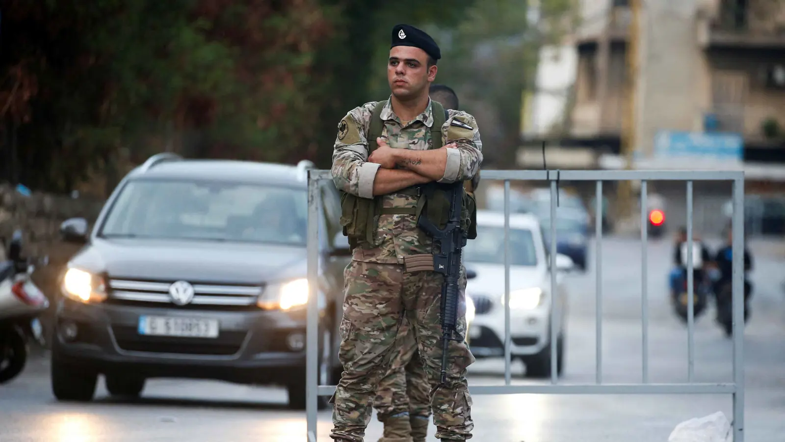 خبراء لبنانيون: تقويض نفوذ "حزب الله" تدشين لدولة المؤسسات