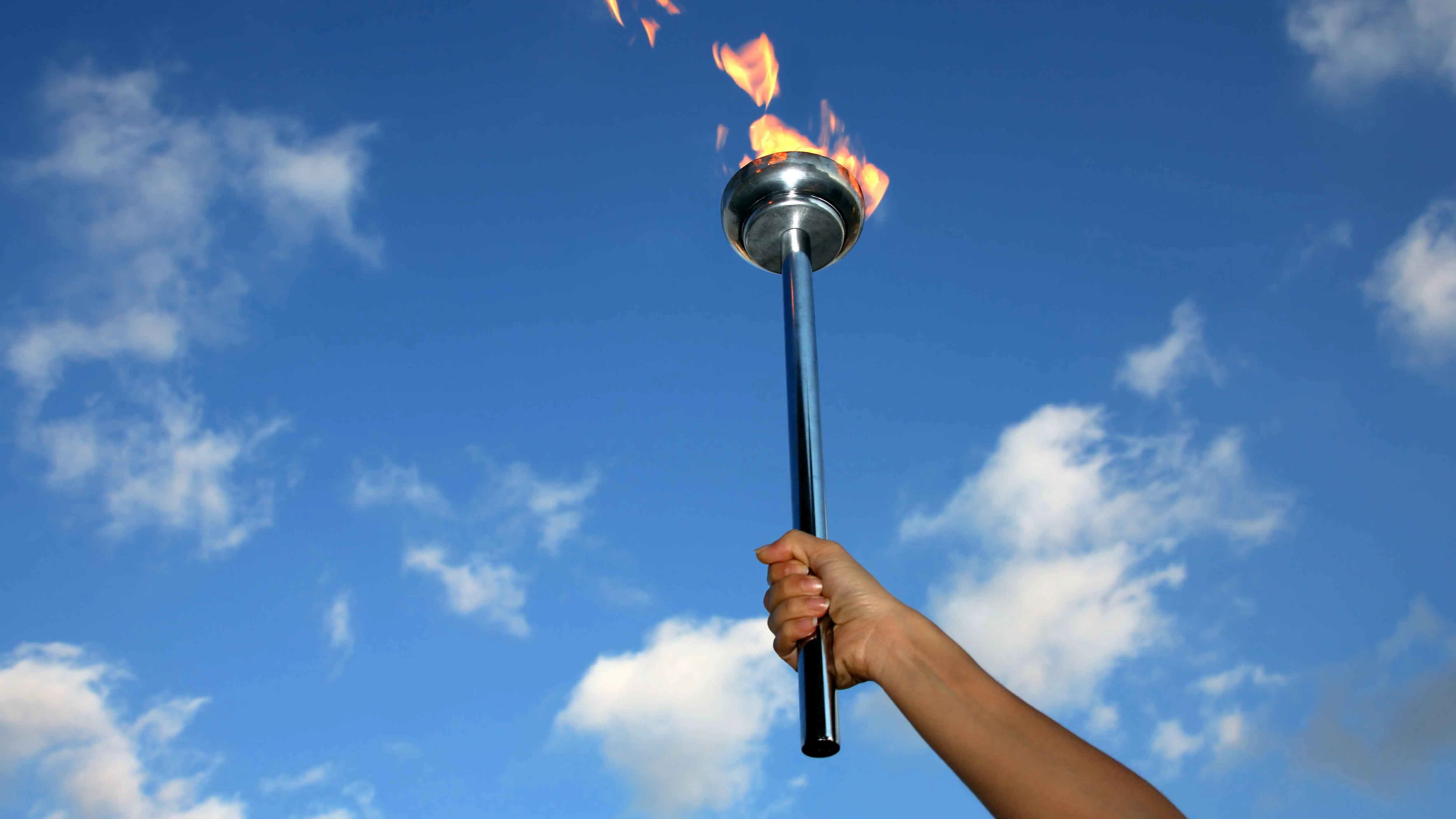 أولمبياد باريس.. كيف شكلت "النار" رمزًا لهذا المحفل على مر العصور؟