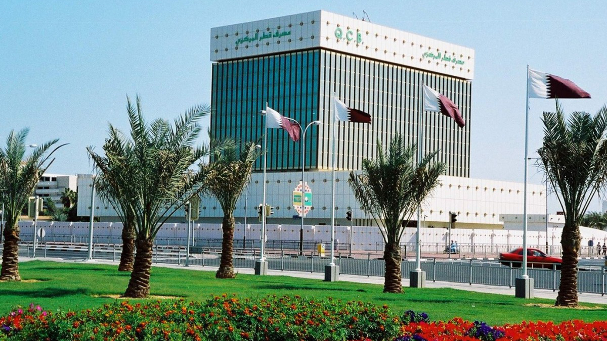 قطر تجمد حسابات وأموال شخصين من العائلة الحاكمة