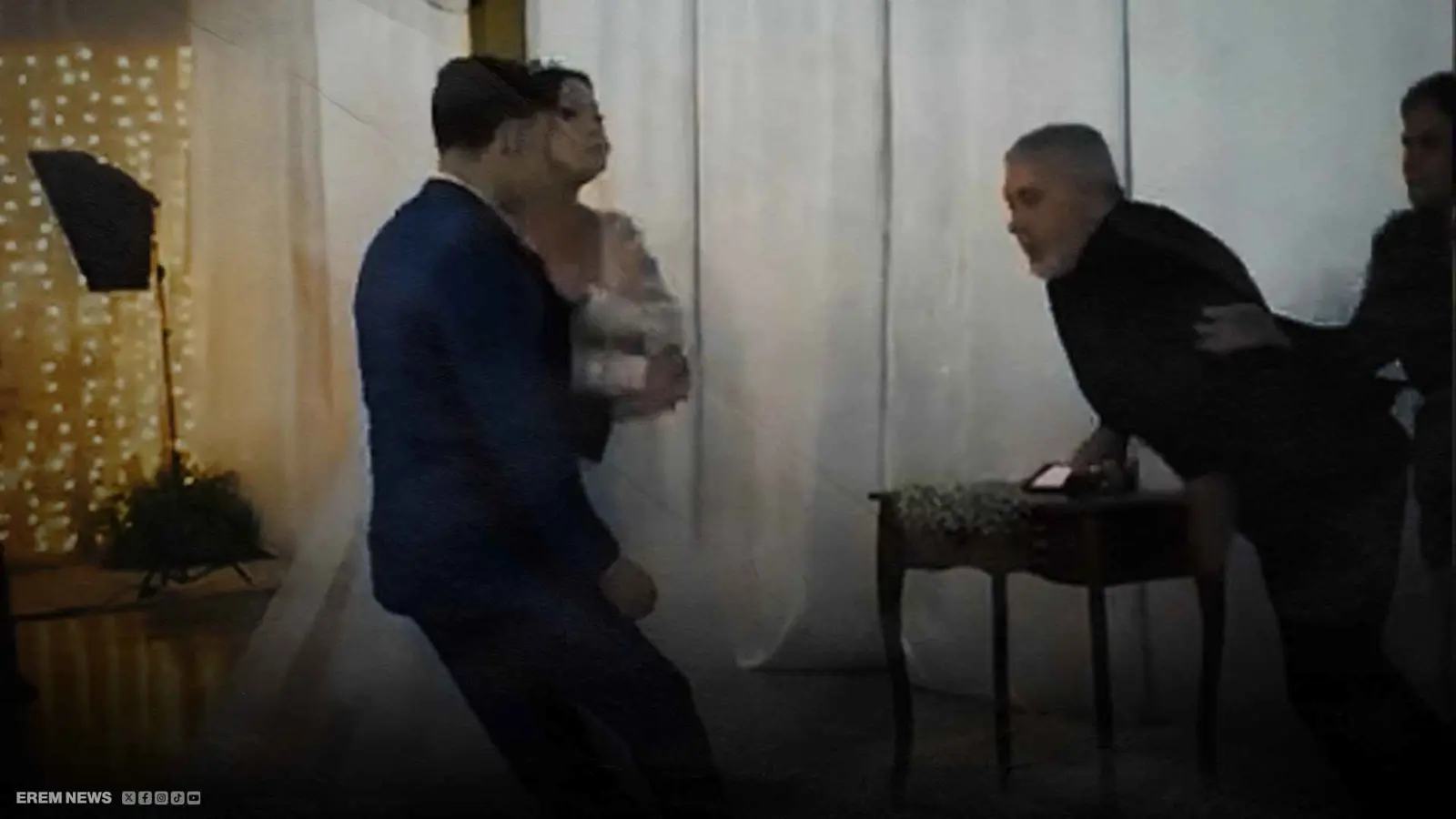 عريس ينهار من جمال عروسه