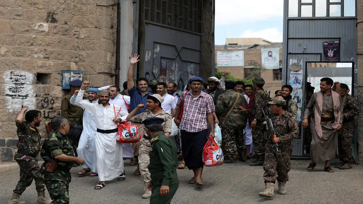 الحكومة اليمنية تنفي تلقيها عرضًا حوثيًا لتبادل 2000 أسير