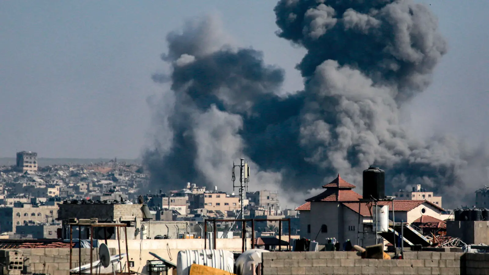 23 قتيلا في غارات إسرائيلية على غزة