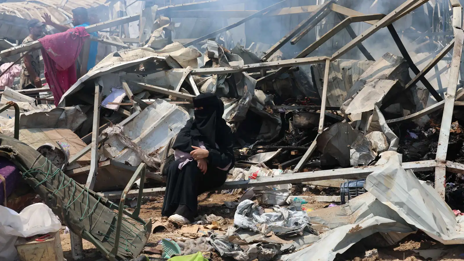 "مناطق بلا حياة".. تقرير يكشف نهج إسرائيل في تهجير سكان غزة