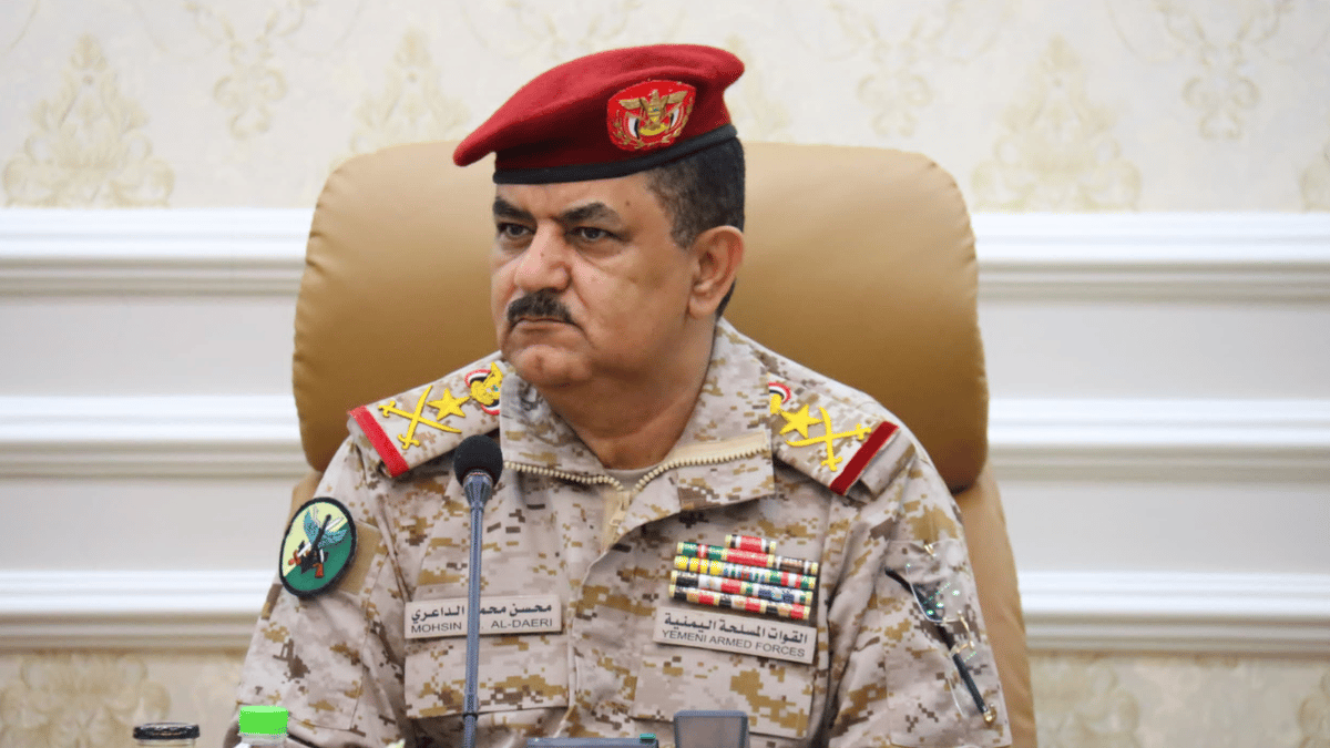وزير الدفاع اليمني لـ"إرم نيوز": لا سلام إلا بهزيمة ميليشيا الحوثي 