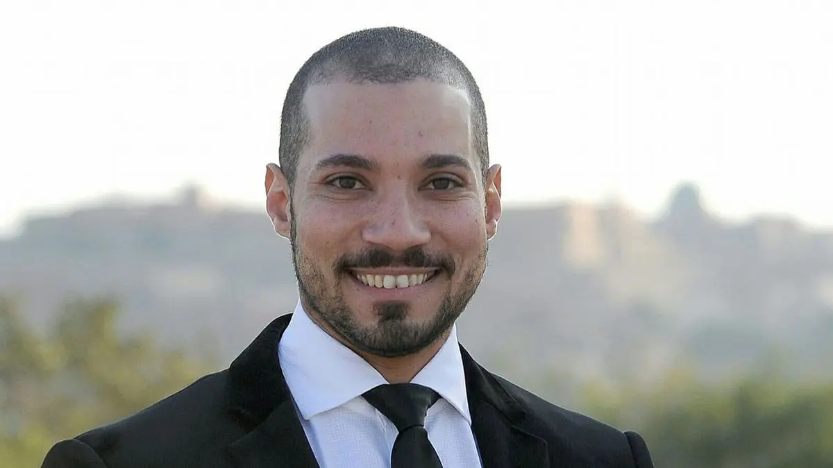مصر.. اتهامات متبادلة بين عبدالله رشدي وإدارة مستشفى خاص بعد وفاة زوجته