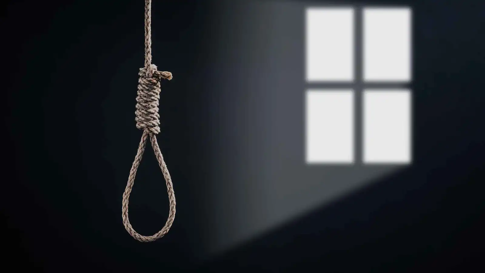 الإعدام لرجل عذّب زوجته وأحرقها حية بسبب بشرتها الداكنة