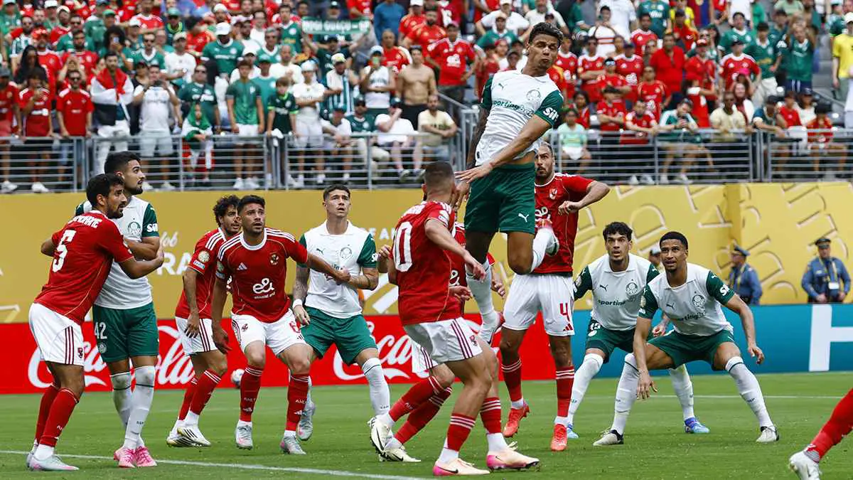 4 أسباب لـ"غرق" الأهلي في عاصفة بالميراس
