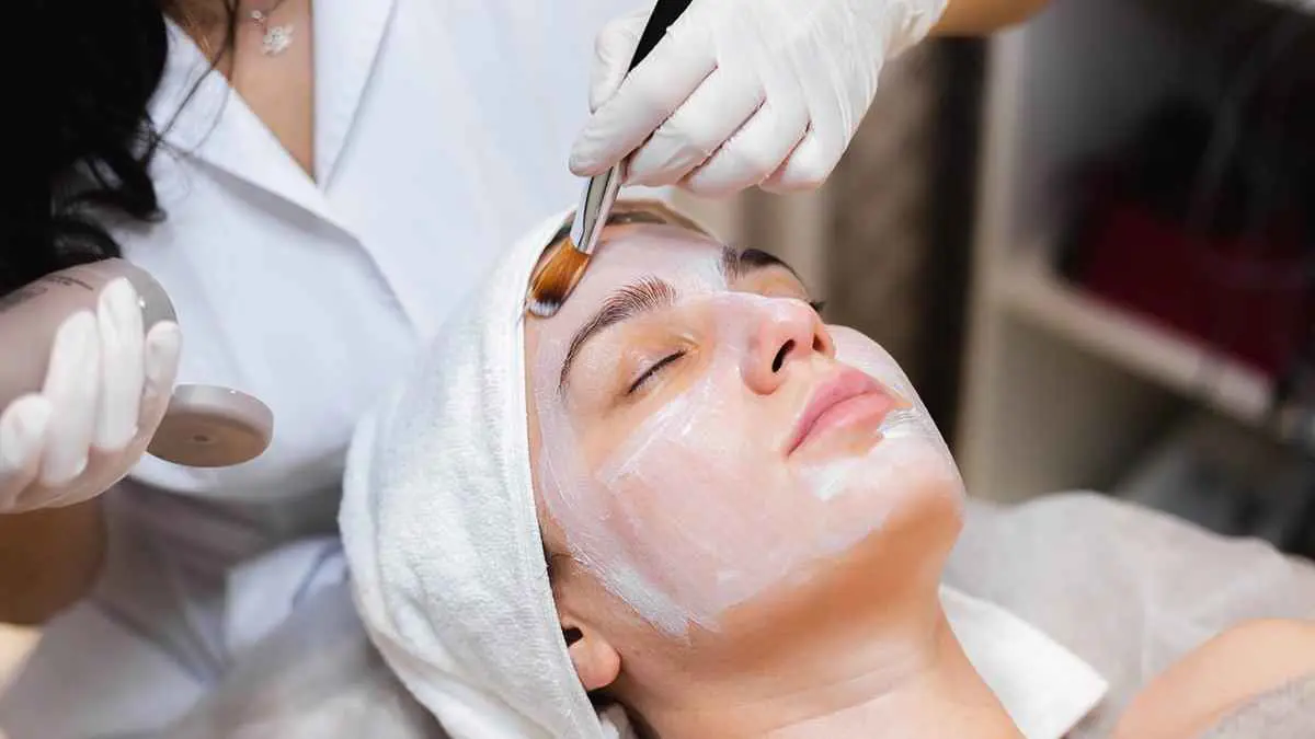 بعد عيادة شام الذهبي.. إغلاق مراكز تجميل مخالفة في مصر