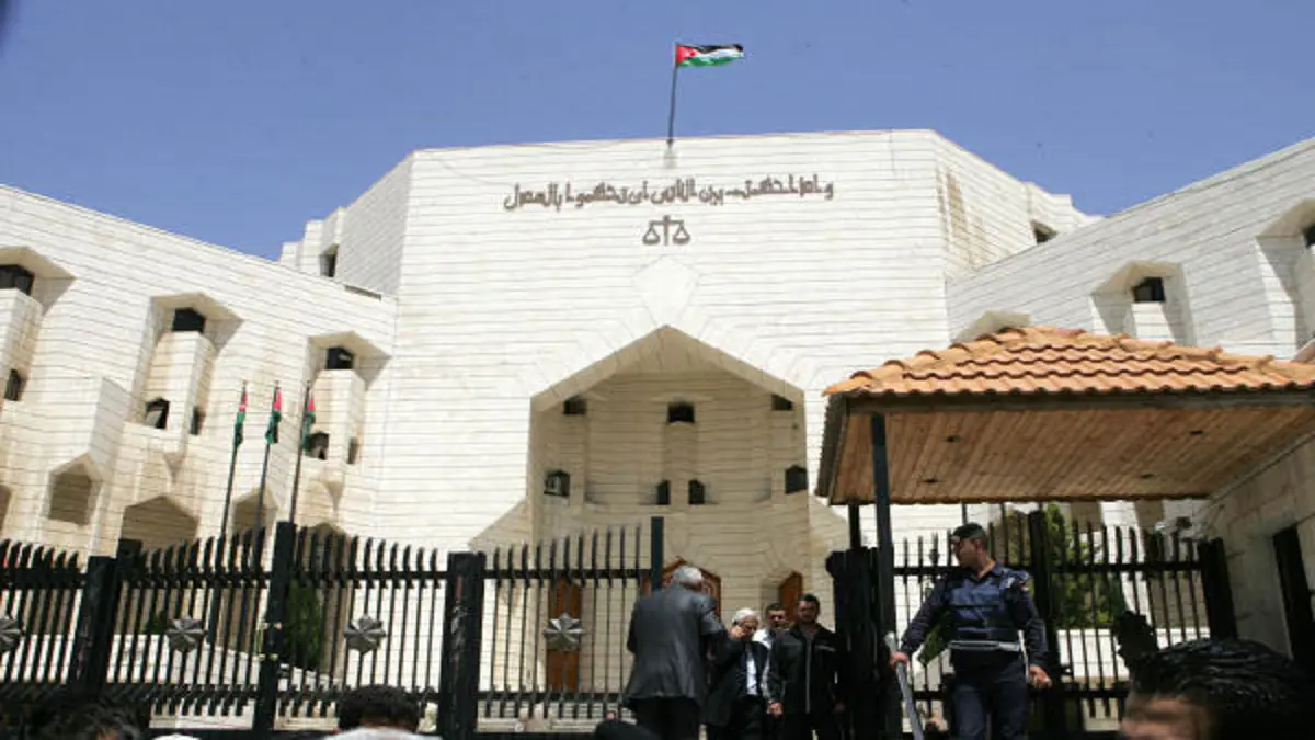 الأردن.. الحكم بإعدام شاب قتل صاحب مكتبة في الزرقاء