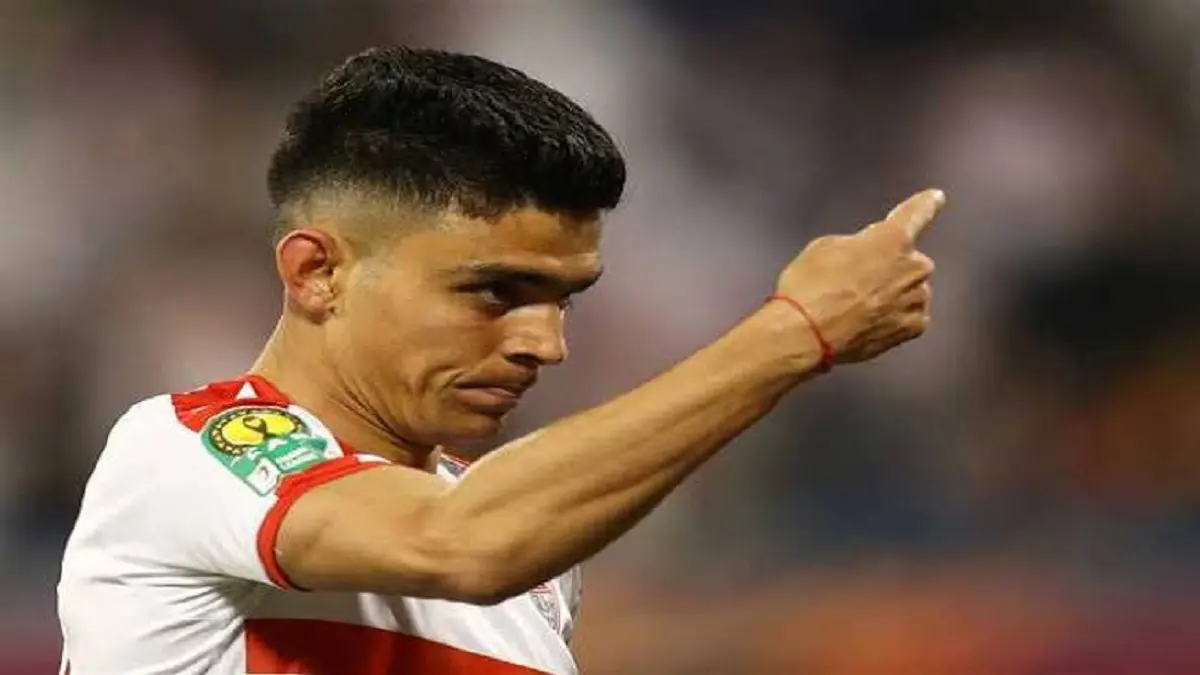 أشرف بن شرقي ينفعل على مدربه طارق يحيى خلال مباراة الزمالك والجونة