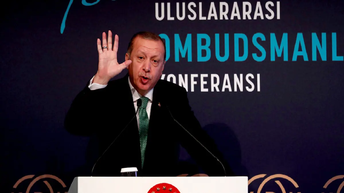 أردوغان: سنسيطر على المنطقة الآمنة بسوريا ولن نتراجع عن صفقة "إس 400"