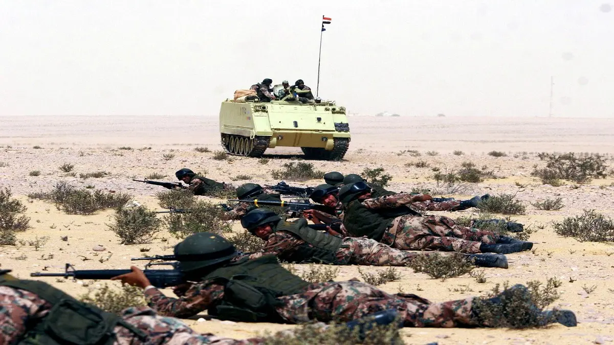 سقوط 15 عسكريًا مصريًا بين قتيل وجريح في هجوم بسيناء