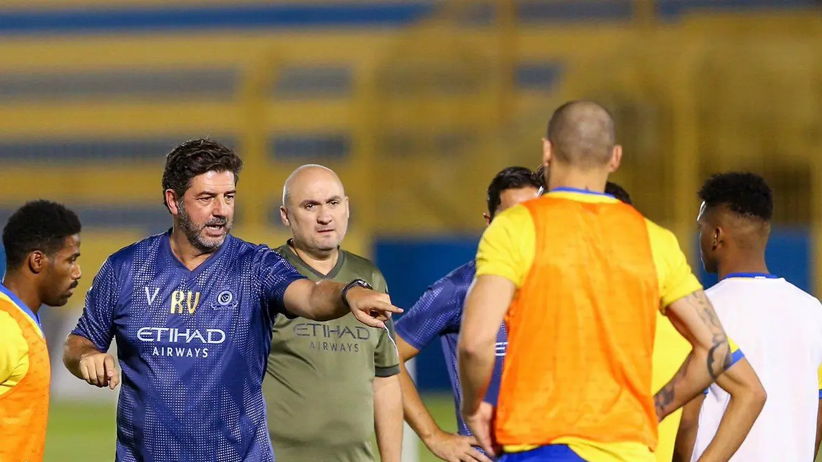 عرض جديد من نادي النصر السعودي للتجديد مع روي فيتوريا.. تعرف عليه