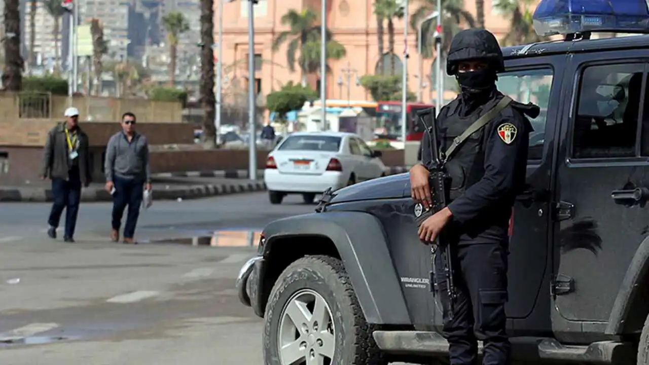 مصر.. السجن 6 سنوات لأم ألقت بطفليها من أعلى جسر