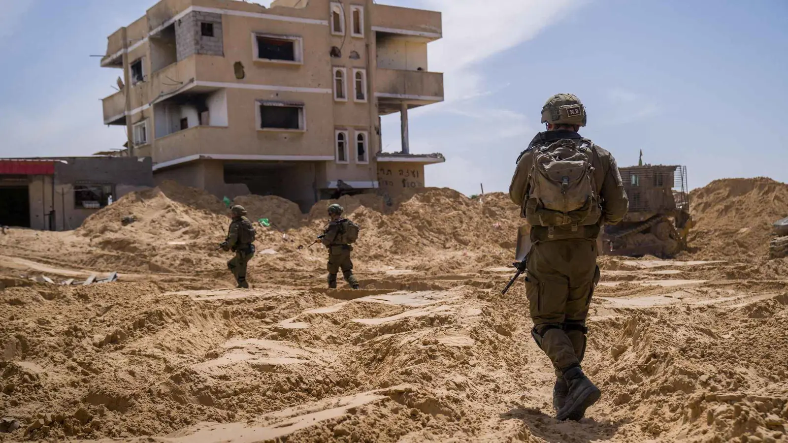 الجيش الإسرائيلي يعلن اغتيال 3 قياديين بارزين في حماس