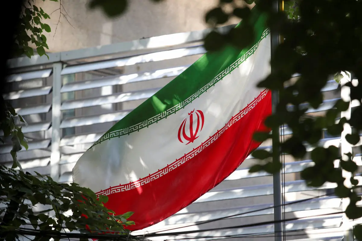 إيران تدعو مواطنيها لتخزين المواد الغذائية.. وبوادر أزمة وقود (فيديو) 