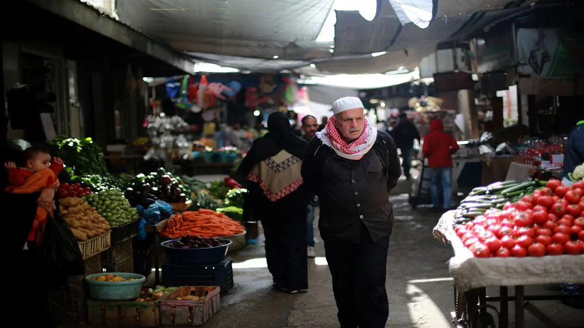 بعد 12 عامًا من الحصار.. الضرائب في غزة تتجاوز الـ 200% والاقتصاد يواجه الانهيار