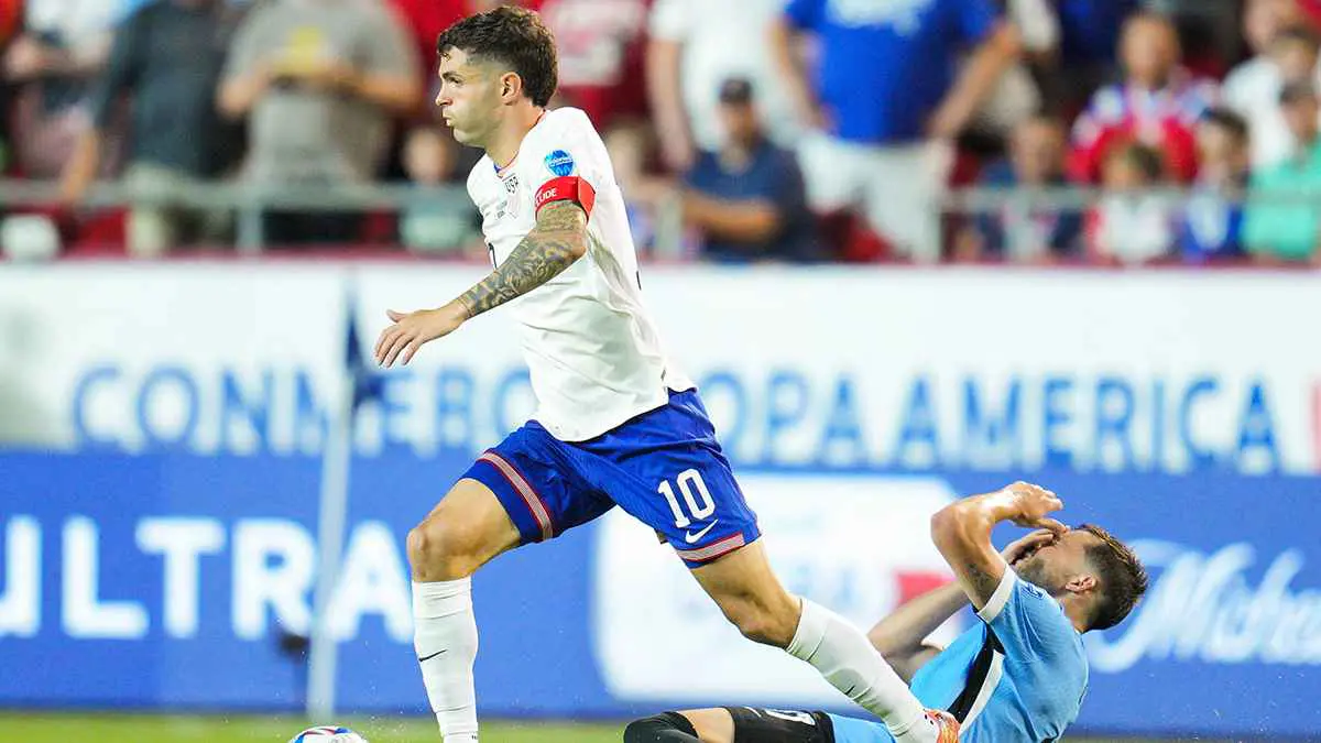 حكم مباراة أمريكا وأوروغواي يرفض مصافحة بوليسيتش (فيديو)