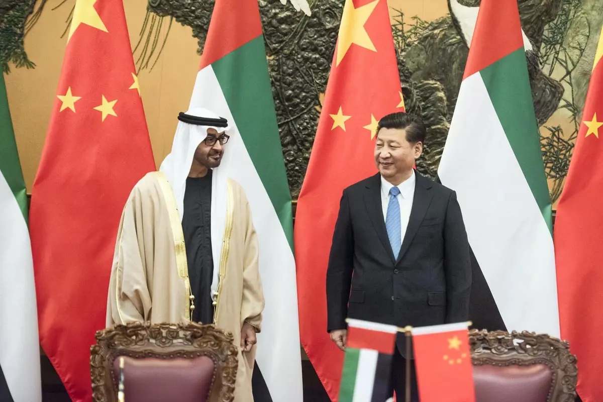 رئيس الإمارات يصل بكين تلبية لدعوة من نظيره الصيني