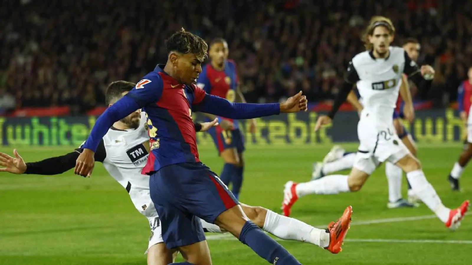 ترتيب الدوري الإسباني: برشلونة يستعيد الانتصارات بفوز ساحق على فالنسيا (فيديو)