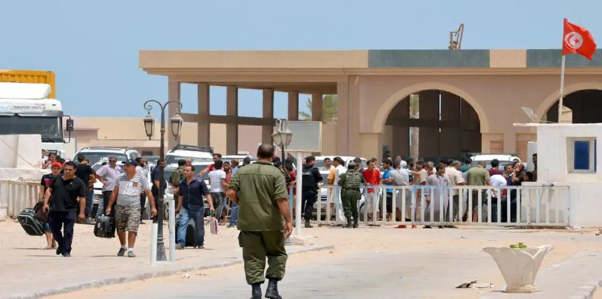 اشتباكات عنيفة قرب  معبر رأس جدير تتسبب بإغلاقه لساعات