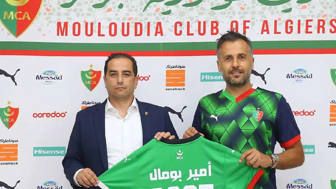 مولودية الجزائر يجدد عقد مدربه بوميل