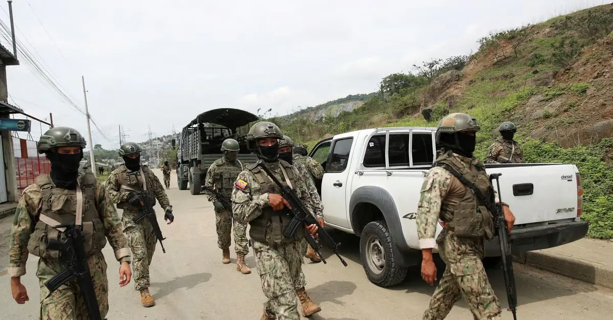فرار جماعي من سجن في الإكوادور مع استمرار العمليات العسكرية