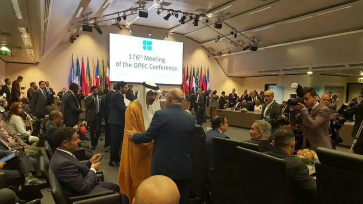 وزير النفط الإيراني ينفي عقد "لقاء سري" مع نظيره السعودي في فيينا